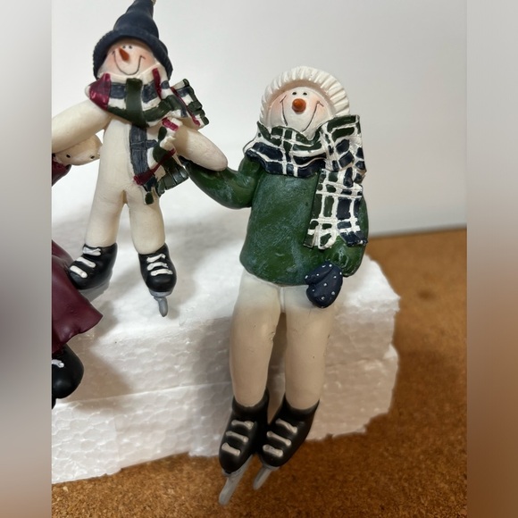 5/$25
Skating Snow Family Shelf Sitter 1pc Resin/Ceramic 5x5” NIB Christmas - Picture 7 of 9